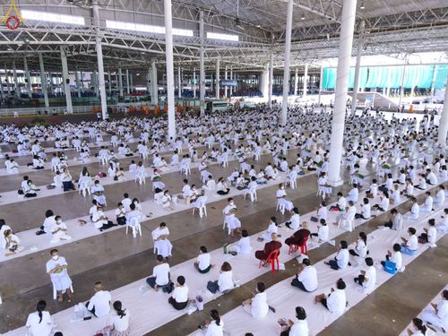 ภาพ No.63568:พิธีปลงผมนาคธรรมทายาท โครงการอุปสมบทบูชาธรรม มหาปูชนียาจารย์ประจำปี 2565 วันที่ 19 พฤศจิกายน พ.ศ. 2565 ณ สภาธรรมกายสากล วัดพระธรรมกาย