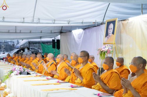 ภาพ No.69887:พิธีถวายภัตตาหารเป็นสังฆทาน แด่คณะพระธรรมยาตราฯ ในโครงการธรรมยาตราฯ ปีที่ 11 ณ อนุสรณ์สถานมหาวิหารพระมงคลเทพมุนี อ.สองพี่น้อง จ.สุพรรณบุรี วันที่ 9 มกราคม พ.ศ. 2566