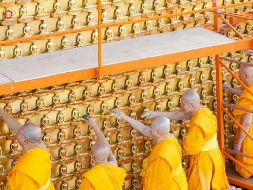 ภาพ No.194577:พิธีปฐมเริ่มสุวรรณรังสรรค์มหาธรรมกายเจดีย์ วันจันทร์ที่ 13 มกราคม พ.ศ. 2568 ณ มหาธรรมกายเจดีย์ วัดพระธรรมกาย จ.ปทุมธานี