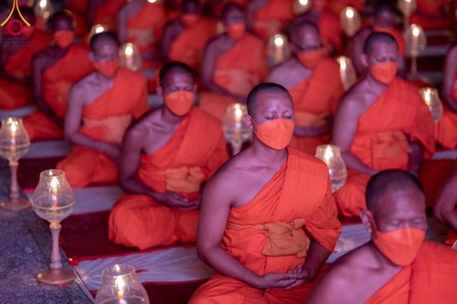 ภาพ No.112094:พิธีจุดประทีปถวายเป็นพุทธบูชา และบูชาธรรมมหาปูชนียาจารย์ พระมงคลเทพมุนี(สด จนฺทสโร) ในโครงการธรรมยาตรา กตัญญูบูชา มหาปูชนียาจารย์ พระมงคลเทพมุนี(สด จนฺทสโร) พระผู้ปราบมาร อนุสรณ์สถาน 7 แห่ง ปีที่ 12 วันที่ 14 มกราคม พ.ศ. 2567 ณ วัดสองพี่น้อง อ.สองพี่น้อง