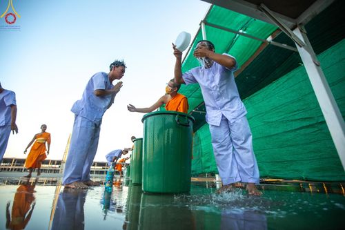 ภาพ No.132730:พิธีปลงผมยุวธรรมทายาท รุ่นที่ 32 มัชฌิมธรรมทายาท รุ่นที่ 28 ณ ลานธรรม วัดพระธรรมกาย วันเสาร์ที่ 30 มีนาคม พ.ศ. 2567
