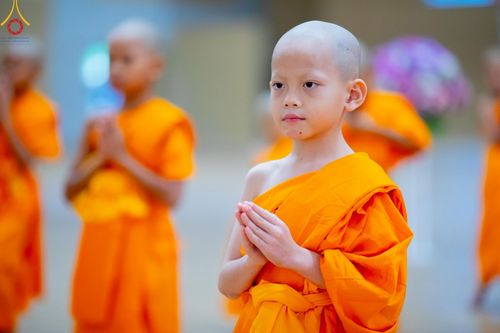 ภาพ No.215852:วันเสาร์ที่ 5 เมษายน พ.ศ. 2568 พิธีขอบรรพชา พิธีขอสรณคมน์และศีล  พิธีขอนิสสัย พิธีถวายบาตร ในโครงการบรรพชาสามเณรฟื้นฟูพระพุทธศาสนาทั่วไทย , โครงการหน่อแก้วเปรียญธรรม รุ่นที่ 13 ,  โครงการสามเณรยุวธรรมทายาท รุ่นที่ 33 , โครงการสามเณรมัชฌิมธรรมทายาท รุ่นที