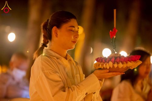 ภาพ No.266379:วันพุธที่ 5 พฤศจิกายน พ.ศ. 2568 (วันพระ ขึ้น 15 ค่ำ เดือน 12) พิธีลอยกระทงธรรม  ณ สระมหาเศรษฐีทะเลบุญ มหาวิหารพระมงคลเทพมุนี วัดพระธรรมกาย จ.ปทุมธานี