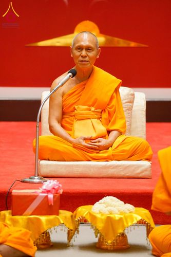 ภาพ No.62193:พิธีอุปสมบทในโครงการอุปสมบทหมู่ บูชาธรรมหลวงพ่อธัมมชโย พ.ศ.2567 ณ อุโบสถ วัดพระธรรมกาย จ.ปทุมธานี วันที่ 13-15 เมษายน พ.ศ. 2567
