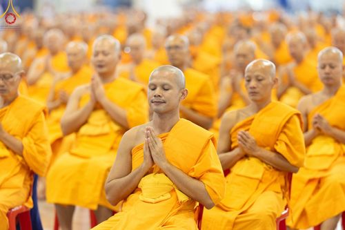 ภาพ No.151244:พิธีบูชาข้าวพระ ในวันอาทิตย์ต้นเดือน วันที่ 1 กันยายน พ.ศ. 2567 ณ สภาธรรมกายสากล วัดพระธรรมกาย