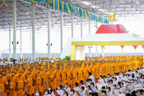 ภาพ No.75637:วัดพระธรรมกายจัด งานบุญวันอาทิตย์ต้นเดือน  มีกิจกรรมดังนี้ พิธีตักบาตร, พิธีบูชาข้าวพระ พระธรรมยาตรารับประกาศนียบัตร โครงการธรรมยาตราฯ ปีที่ 11 ในวันที่ 5 กุมภาพันธ์ พ.ศ. 2566 ณ วัดพระธรรมกาย อ.คลองหลวง จ.ปทุมธานี
