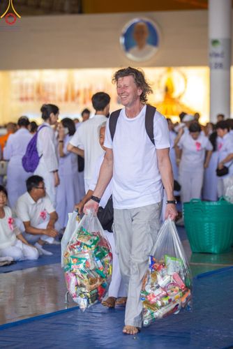 ภาพ No.124506:พิธีตักบาตรในวันมาฆบูชา ณ บ้านแก้วเรือนทองคุณยายฯ วัดพระธรรมกาย จ.ปทุมธานี วันเสาร์ที่ 24 กุมภาพันธ์ พ.ศ. 2567