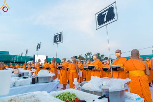 ภาพ No.109260:พิธีถวายภัตตาหารเป็นสังฆทาน แด่คณะพระธรรมยาตราฯ วันที่ 10 มกราคม พ.ศ. 2567 ณ อนุสรณ์สถานคลองบางนางแท่น อ.สามพราน จ.นครปฐม