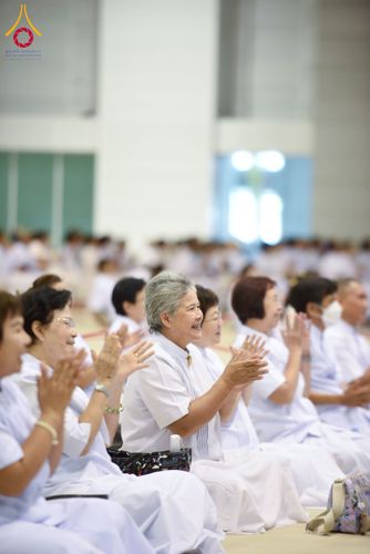 ภาพ No.232100:วันอาทิตย์ที่ 6 กรกฏาคม พ.ศ. 2568 พิธีตักบาตร ข้าวสารอาหารแห้ง  พิธีบูชาข้าวพระ สัมมนาพิเศษราชเหล็ก ณ สภาธรรมกายสากล วัดพระธรรมกาย