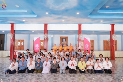 ภาพ No.205533:V.53 สารพัดV สารพัดดี ที่วัดโบสถ์บน ในโครงการธรรมยาตรา กตัญญูบูชา มหาปูชนียาจารย์ พระมงคลเทพมุนี(สด จนฺทสโร) พระผู้ปราบมาร อนุสรณ์สถาน 7 แห่ง ปีที่ 13 ระหว่างวันที่ 2-31 มกราคม พ.ศ. 2568