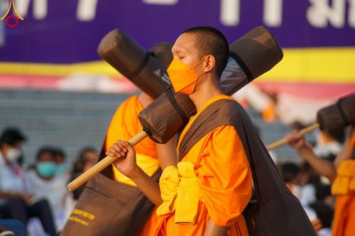 ภาพ No.107942:พิธีต้อนรับพระธรรมยาตรา ในโครงการธรรมยาตรากตัญญูบูชา มหาปูชนียาจารย์ พระมงคลเทพมุนี(สด จนฺทสโร) พระผู้ปราบมาร อนุสรณ์สถาน 7 แห่ง ปีที่ 12 วันที่ 7 มกราคม พ.ศ. 2567 ณ อนุสรณ์สถานคลองบางนางแท่น  อ.สามพราน จ.นครปฐม