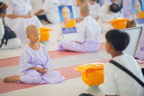 ภาพ No.215032:วันเสาร์ที่ 5 เมษายน พ.ศ. 2568 พิธีเวียนประทักษิณรอบพระมหาธรรมกายเจดีย์  พิธีวันทาเจดีย์ พิธีขอขมาและมอบผ้าไตร ในโครงการบรรพชาสามเณรฟื้นฟูพระพุทธศาสนาทั่วไทย , โครงการหน่อแก้วเปรียญธรรม รุ่นที่ 13 ,  โครงการสามเณรยุวธรรมทายาท รุ่นที่ 33 , โครงการสามเณรมั