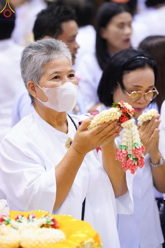 ภาพ No.160050:พิธีปฎิบัติธรรม , พิธีสักการะพระมงคลเทพมุนี (สด จนฺทสโร) พระผู้ปราบมาร ณ สภาธรรมกายสากล วัดพระธรรมกาย วันพฤหัสบดีที่ 10 ตุลาคม พ.ศ. 2567