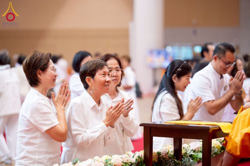 ภาพ No.272952:วันอาทิตย์ที่ 23 พฤศจิกายน พ.ศ.2568 พิธีมุทิตาสักการะ พระมหาเถระและพระเถระ ประจำปีพุทธศักราช 2568 ณ ห้องแก้วสารพัดนึก 2 สภาธรรมกายสากล  วัดพระธรรมกาย