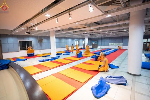 ภาพ No.60603:V.38 ทุ่มพลังเพื่อพ่อครบ 80 ปี ภาพการเตรียมงานของหน่วยงานต่างๆ เพื่อพิธีฉลองอายุวัฒนมงคล 80 ปี หลวงพ่อธัมมชโย และรับถวายมหาสังฆทาน 10,000 กว่าวัดทั่วประเทศ ในวันคุ้มครองโลก วันจันทร์ที่ 22 เมษายน พ.ศ. 2567