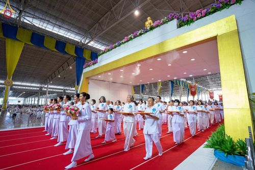 ภาพ No.154580:พิธีทอดผ้าป่าสมทบกฐินวัดพระธรรมกาย และสมทบกฐิน 30,000 วัดทั่วไทย ครั้งที่ 2 ณ สภาธรรมกายสากล วัดพระธรรมกาย วันอังคารที่ 17 กันยายน พ.ศ. 2567