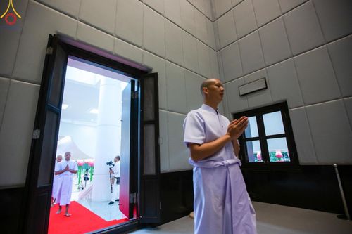 ภาพ No.156745:พิธีบรรพชาอุปสมบท ธรรมทายาท โครงการอุปสมบทหมู่บูชาธรรมครบรอบ 107 ปี วันครูผู้ค้นพบวิชชาธรรมกาย ณ โบสถ์พระไตรปิฏก วัดพระธรรมกาย วันเสาร์ที่ 14 กันยายน พ.ศ. 2567