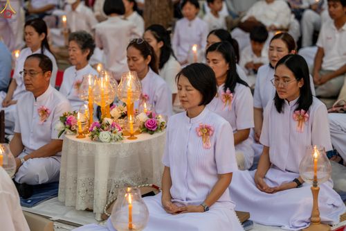 ภาพ No.297127:วันที่ 17 มกราคม พ.ศ. 2569 พิธีจุดประทีปถวายเป็นพุทธบูชา และบูชาธรรมมหาปูชนียาจารย์ (ภาพชุดที่ 2) ณ วัดโบสถ์บน ต.บางคูเวียง จ.นนทบุรี อนุสรณ์สถานลำดับที่ 4 สถานที่เกิดด้วยกายธรรม ในโครงการธรรมยาตรา กตัญญูบูชา มหาปูชนียาจารย์ พระมงคลเทพมุนี(สด จนฺทสโร) พร