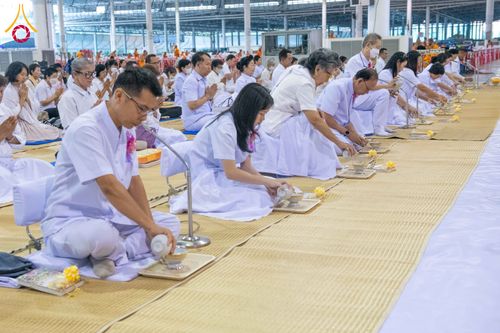 ภาพ No.305347:วันที่ 29 มกราคม พ.ศ. 2569 พิธีถวายภัตตาหารเป็นสังฆทาน แด่พระธรรมยาตรา ณ วัดพระธรรมกาย  จังหวัดปทุมธานี ในโครงการธรรมยาตรา กตัญญูบูชา มหาปูชนียาจารย์ พระมงคลเทพมุนี(สด จนฺทสโร) พระผู้ปราบมาร อนุสรณ์สถาน 7 แห่ง ปีที่ 14