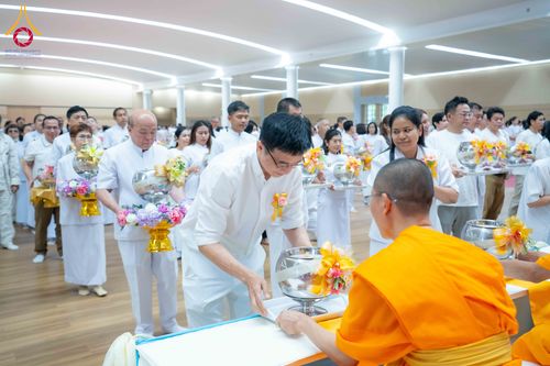 ภาพ No.310714:วันอาทิตย์ที่ 22 กุมภาพันธ์ พ.ศ. 2569 พิธีถวายโคมมาฆประทีป ณ ห้องแก้วสารพัดนึก 2 วัดพระธรรมกาย จ.ปทุมธานี