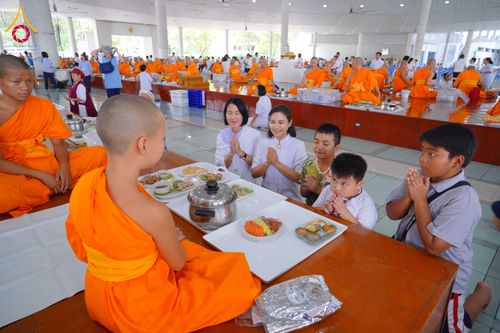 ภาพ No.322843:วันที่ 18 เมษายน พ.ศ. 2569 พิธีถวายภัตตาหารเมนูสวรรค์ เพื่อการบรรลุธรรม ณ หอฉันคุณยายอาจารย์ฯ วัดพระธรรมกาย