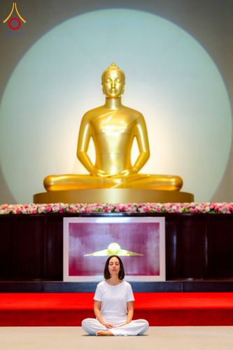 ภาพ No.340369:วันที่  12 - 22 กรกฎาคม พ.ศ.2569 ชาวต่างชาติจากประเทศกัวเตมาลา รัสเซีย เซอร์เบีย เยอรมัน อเมริกา สเปน สิงคโปร์ และศรีลังกา  เยี่ยมชมวัด เรียนรู้วิธีการนั่งสมาธิ และกราบสักการะพระมหาธรรมกายเจดีย์ ณ วัดพระธรรมกาย