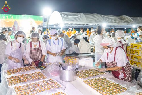 ภาพ No.289769:วันที่ 8 มกราคม พ.ศ. 2569 พิธีถวายภัตตาหารเป็นสังฆทาน แด่พระธรรมยาตรา ณ อนุสรณ์สถานคลองบางนางแท่น อ.สามพราน จ.นครปฐม ในโครงการธรรมยาตรา กตัญญูบูชา มหาปูชนียาจารย์ พระมงคลเทพมุนี(สด จนฺทสโร) พระผู้ปราบมาร อนุสรณ์สถาน 7 แห่ง ปีที่ 14