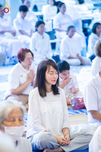 ภาพ No.288087:วันที่ 4 มกราคม พ.ศ. 2569 พิธีถวายภัตตาหารเป็นสังฆทาน แด่พระธรรมยาตรา ในโครงการธรรมยาตรา กตัญญูบูชา มหาปูชนียาจารย์ พระมงคลเทพมุนี(สด จนฺทสโร) พระผู้ปราบมาร อนุสรณ์สถาน 7 แห่ง ปีที่ 14 ณ อนุสรณ์สถานมหาวิหารพระมงคลเทพมุนี (โลตัสแลนด์) อ.สองพี่น้อง จ.สุพรร