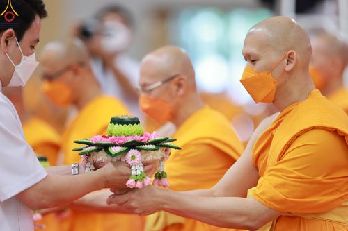 ภาพ No.84704:พิธีบรรจุพระบรมสารีริกธาตุภายในเกตุดอกบัวตูม องค์พระประธาน ณ ห้องแก้วสารพัดนึก 2 วัดพระธรรมกาย ในวันอาสาฬหบูชา อังคารที่ 1 สิงหาคม พ.ศ.2566