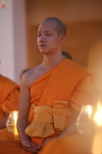 ภาพ No.302911:วันที่ 24 มกราคม พ.ศ. 2569 พิธีจุดประทีปธรรมถวายเป็นพุทธบูชา  และบูชาธรรมมหาปูชนียาจารย์  ณ อาคารธรรมยาตรา กตัญญูบูชามหาปูชนียาจารย์  ตรงข้ามวัดปากน้ำภาษีเจริญ จ.กรุงเทพมหานคร ในโครงการธรรมยาตรา กตัญญูบูชา มหาปูชนียาจารย์ พระมงคลเทพมุนี(สด จนฺทสโร) พระผู