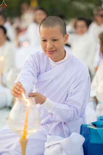 ภาพ No.302191:วันที่ 23 มกราคม พ.ศ. 2569 พิธีจุดประทีปธรรมถวายเป็นพุทธบูชา (ภาพชุดที่ 2) และบูชาธรรมมหาปูชนียาจารย์  ณ อนุสรณ์สถานลำดับที่ 5 สถานที่เผยแผ่วิชชาธรรมกายครั้งแรก อนุสรณ์สถานบางปลา วัดบางปลา อำเภอบางเลน จังหวัดนครปฐม ในโครงการธรรมยาตรา กตัญญูบูชา มหาปูชนีย