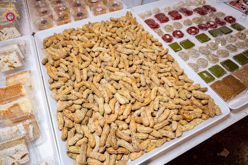 ภาพ No.303887:วันที่ 28 มกราคม พ.ศ. 2569 พิธีถวายภัตตาหารเป็นสังฆทาน แด่พระธรรมยาตรา ณ วัดพระธรรมกาย  จังหวัดปทุมธานี ในโครงการธรรมยาตรา กตัญญูบูชา มหาปูชนียาจารย์ พระมงคลเทพมุนี(สด จนฺทสโร) พระผู้ปราบมาร อนุสรณ์สถาน 7 แห่ง ปีที่ 14