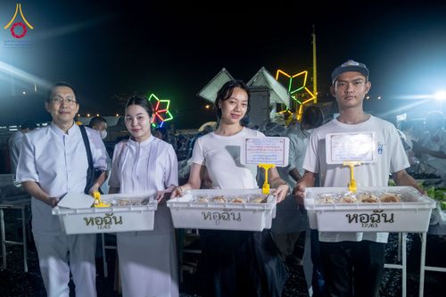 ภาพ No.296602:วันที่ 18 มกราคม พ.ศ. 2569 พิธีถวายภัตตาหารเป็นสังฆทาน แด่พระธรรมยาตรา ณ วัดโบสถ์บน ต.บางคูเวียง จ.นนทบุรี อนุสรณ์สถานลำดับที่ 4 สถานที่เกิดด้วยกายธรรม ในโครงการธรรมยาตรา กตัญญูบูชา มหาปูชนียาจารย์ พระมงคลเทพมุนี(สด จนฺทสโร) พระผู้ปราบมาร อนุสรณ์สถาน 7 แ