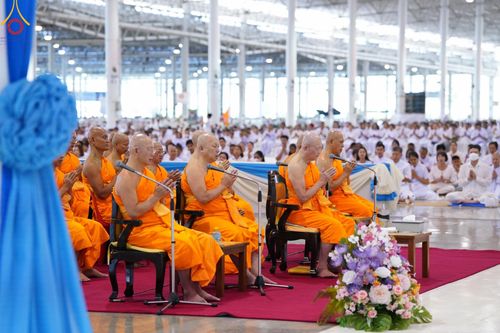 ภาพ No.151242:พิธีบูชาข้าวพระ ในวันอาทิตย์ต้นเดือน วันที่ 1 กันยายน พ.ศ. 2567 ณ สภาธรรมกายสากล วัดพระธรรมกาย