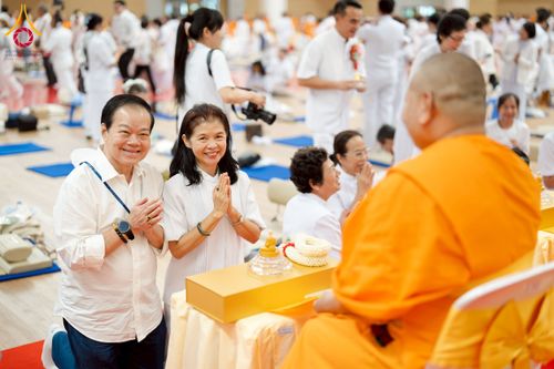 ภาพ No.272950:วันอาทิตย์ที่ 23 พฤศจิกายน พ.ศ.2568 พิธีมุทิตาสักการะ พระมหาเถระและพระเถระ ประจำปีพุทธศักราช 2568 ณ ห้องแก้วสารพัดนึก 2 สภาธรรมกายสากล  วัดพระธรรมกาย