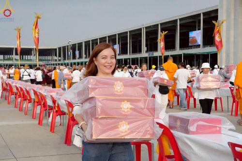 ภาพ No.219153:วันที่ 19-21 เมษายน พ.ศ. 2568 การเตรียมงานในลานธรรม , วิหารคด เพื่องานวันคุ้มครองโลก 22 เมษายน พ.ศ. 2568