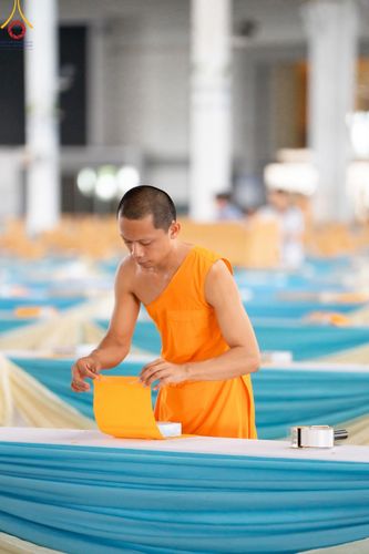 ภาพ No.60910:V.37 ยิ่งกว่าดี เพื่อ 80 ปีของพ่อ ภาพการเตรียมงานของหน่วยงานต่างๆ เพื่อพิธีฉลองอายุวัฒนมงคล 80 ปี หลวงพ่อธัมมชโย และรับถวายมหาสังฆทาน 10,000 กว่าวัดทั่วประเทศ ในวันคุ้มครองโลก วันจันทร์ที่ 22 เมษายน พ.ศ. 2567