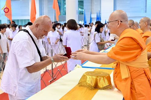 ภาพ No.259904:วันอาทิตย์ที่ 5 ตุลาคม พ.ศ. 2568 สัมมนาพิเศษ "จากกฐินวัดพระธรรมกาย สู่กฐินทั่วไทย 30,000 วัด" ณ สภาธรรมกายสากล วัดพระธรรมกาย