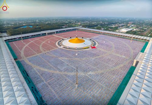 ภาพ No.221639:วันอังคารที่ 22 เมษายน พ.ศ. 2568 ภาพพิธีถวายมหาสังฆทานคณะสงฆ์ 40,000 กว่าวัดทั่วประเทศ เนื่องในวันคุ้มครองโลก ชุดที่ 2 (ปลื้มให้สมการรอคอย) ณ ลานธรรมพระมหาธรรมกายเจดีย์ วัดพระธรรมกาย