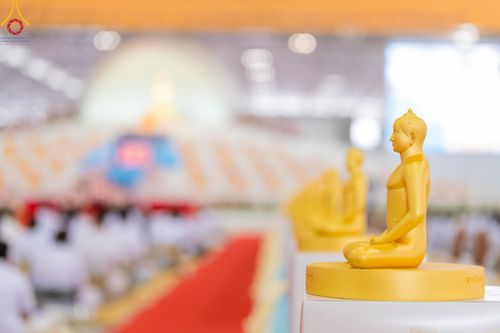 ภาพ No.60396:การต้อนรับพระสังฆาธิการ 10,000 กว่าวัดทั่วประเทศ พิธีมอบปัจจัยช่วยเหลือครู 4 จังหวัดชายแดนภาคใต้ พิธีปฏิบัติธรรม ในวันคุ้มครองโลก วันจันทร์ที่ 22 เมษายน พ.ศ.2567 ณ วัดพระธรรมกาย จ.ปทุมธานี