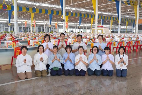 ภาพ No.59719:V.39 ทุ่มสุดใจ ธรรมชัย 80 ปี การเตรียมงาน การปฏิบัติงาน ของเจ้าหน้าที่หน่วยงานต่างๆ เพื่อพิธีฉลองอายุวัฒนมงคล 80 ปี หลวงพ่อธัมมชโย และรับถวายมหาสังฆทาน 10,000 กว่าวัดทั่วประเทศ ในวันคุ้มครองโลก จันทร์ที่ 22 เมษายน พ.ศ. 2567