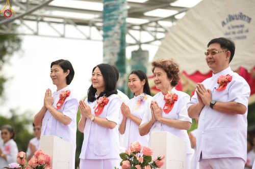 ภาพ No.158191:พิธีทอดผ้าป่า ติดตั้งแผ่นสิริฉะทะนะรัสมี(หลังคา) อาคาร 80 ปี หลวงพ่อธัมมชโย วันอาทิตย์ที่ 22 กันยายน พ.ศ. 2567 ณ ศูนย์ปฏิบัติธรรมวิหารแดง อ.วิหารแดง จ.สระบุรี