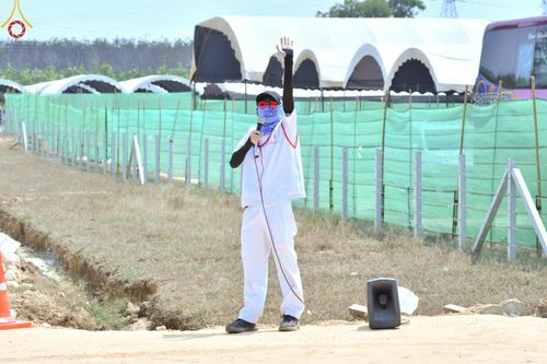 ภาพ No.130083:V.34 เพื่อธรรมเพื่อบางกล่ำ การรับบุญของเจ้าหน้าที่หน่วยงานต่างๆ  เพื่องานธรรมยาตราอัญเชิญพระบรมสารีริกธาตุ ประดิษฐาน ณ มหารัตนเจดีย์สิริปทุมสวรรค์ (เจดีย์อริยพุทธะ 5 พระองค์) ณ ศูนย์ปฏิบัติธรรมภาคใต้ อ.บางกล่ำ จ.สงขลา ระหว่างวันที่ 9-10 มีนาคม พ.ศ. 2567