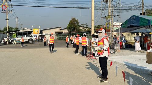 ภาพ No.110072:V.8 พลังทีม การเตรียมงาน เก็บงาน การรับบุญของเจ้าหน้าที่หน่วยงานต่างๆ เพื่อโครงการธรรมยาตรา กตัญญูบูชามหาปูชนียาจารย์ พระมงคลเทพมุนี (สด จนฺทสโร) พระผู้ปราบมาร อนุสรณ์สถาน 7 แห่ง ปีที่ 12 ระหว่างวันที่ 2 - 31 มกราคม พ.ศ.2567