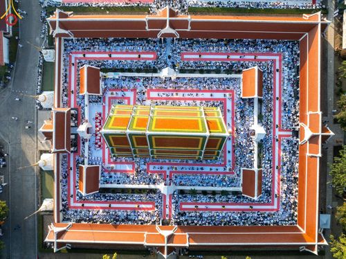 ภาพ No.197718:พิธีตักบาตรพระธรรมยาตรา ณ อนุสรณ์สถานลำดับที่ 4 สถานที่เกิดด้วยกายธรรม วัดโบสถ์(บน) ต.บางคูเวียง จ.นนทบุรี ในโครงการธรรมยาตรา กตัญญูบูชา มหาปูชนียาจารย์ พระมงคลเทพมุนี(สด จนฺทสโร) พระผู้ปราบมาร อนุสรณ์สถาน 7 แห่ง ปีที่ 13 วันที่ 19 มกราคม พ.ศ. 2568