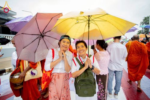 ภาพ No.226157:วันอาทิตย์ที่ 25 พฤษภาคม พ.ศ. 2568 พิธีตักบาตรพระ 1,000 รูปเมืองตรัง ครบรอบ 110 ปี เมืองทับเที่ยง ถวายเป็นพุทธบูชา ถวายเป็นพระราชกุศลแด่รัชกาลที่ 10 และอุทิศส่วนกุศลแด่อดีตเจ้าเมืองตรัง และบรรพบุรุษ ณ บริเวณหน้าศาลากลางจังหวัดตรัง ถนนพระราม 6