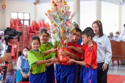 ภาพ No.199591:พิธีทอดผ้าป่าทำนุบำรุงศาสนสถาน ณ วัดศิลามูล ตำบลหินมูล อำเภอบางเลน จังหวัดนครปฐม ในโครงการธรรมยาตรา กตัญญูบูชา มหาปูชนียาจารย์ พระมงคลเทพมุนี(สด จนฺทสโร) พระผู้ปราบมาร อนุสรณ์สถาน 7 แห่ง ปีที่ 13 วันที่ 21 มกราคม พ.ศ. 2568