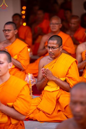 ภาพ No.201650:พิธีจุดประทีปถวายเป็นพุทธบูชา และบูชาธรรมมหาปูชนียาจารย์ ณ อาคารธรรมยาตรา กตัญญูบูชามหาปูชนียาจารย์ ตรงข้ามวัดปากน้ำภาษีเจริญ จ.กรุงเทพมหานคร ในโครงการธรรมยาตรา กตัญญูบูชา มหาปูชนียาจารย์ พระมงคลเทพมุนี(สด จนฺทสโร) พระผู้ปราบมาร อนุสรณ์สถาน 7 แห่ง