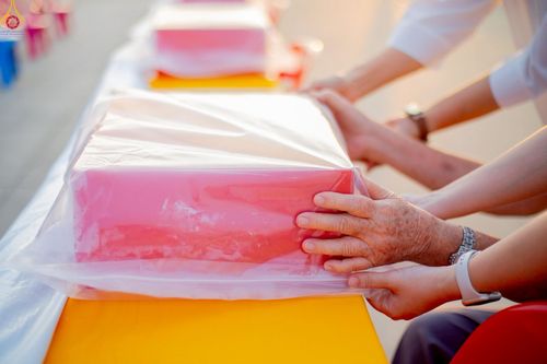 ภาพ No.225135:วันที่ 20 - 27 เมษายน พ.ศ. 2568 "ภาพแห่งความปลื้มที่ไม่มีวันจบ" คณะสงฆ์สามเณร เจ้าหน้าที่ และสาธุชน ร่วมแรงร่วมใจกันเตรียมงานและเก็บงาน เพื่อวันคุ้มครองโลก พิธีถวายมหาสังฆทานคณะสงฆ์ 40,000 กว่าวัดทั่วประเทศ