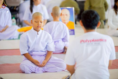 ภาพ No.215030:วันเสาร์ที่ 5 เมษายน พ.ศ. 2568 พิธีเวียนประทักษิณรอบพระมหาธรรมกายเจดีย์  พิธีวันทาเจดีย์ พิธีขอขมาและมอบผ้าไตร ในโครงการบรรพชาสามเณรฟื้นฟูพระพุทธศาสนาทั่วไทย , โครงการหน่อแก้วเปรียญธรรม รุ่นที่ 13 ,  โครงการสามเณรยุวธรรมทายาท รุ่นที่ 33 , โครงการสามเณรมั